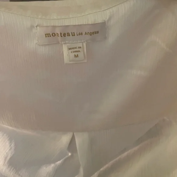 Button down - Picture 3 of 3